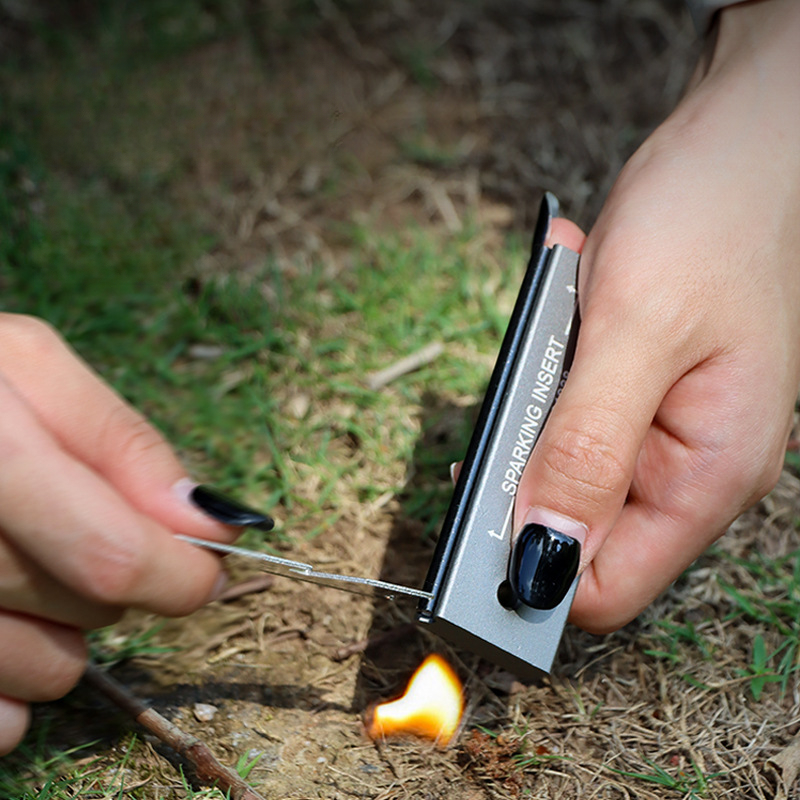 Ferro Rod Striker - Kit di Accensione Fuoco Essenziale per
