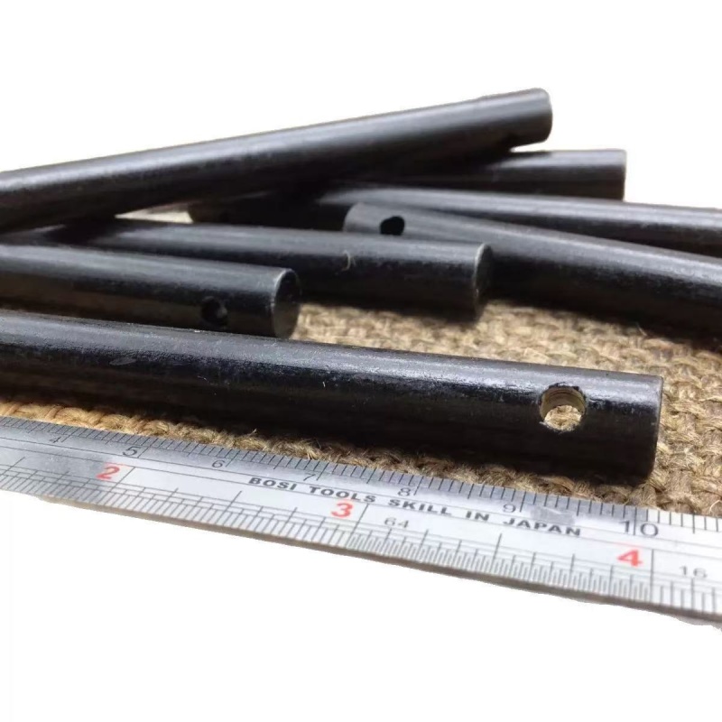 2PCS 8*80 millimetri Traforato - Ferro Rod Striker recensione e prezzo