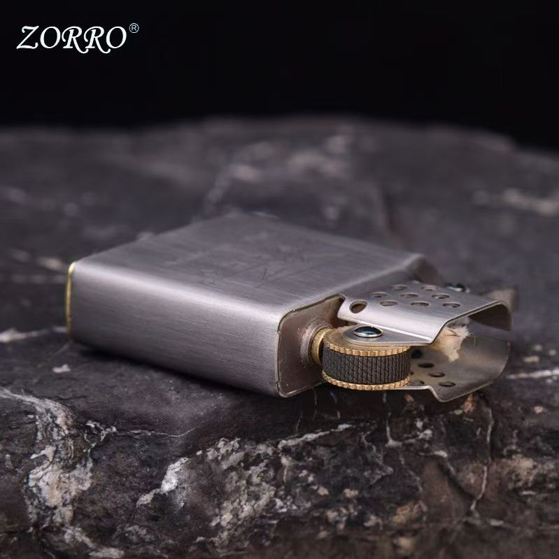 ZORRO Titanium Liner, moviment - Lighter Insert Zippo recensione e prezzo