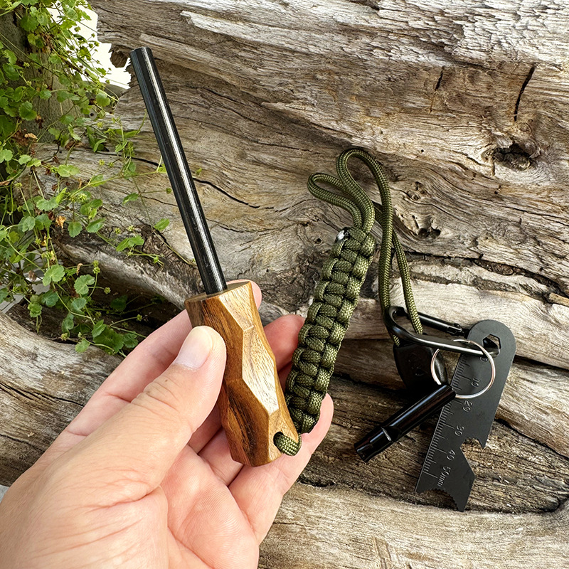 Nuovo avviatore antincendio pe - Ferro Rod Striker recensione e prezzo