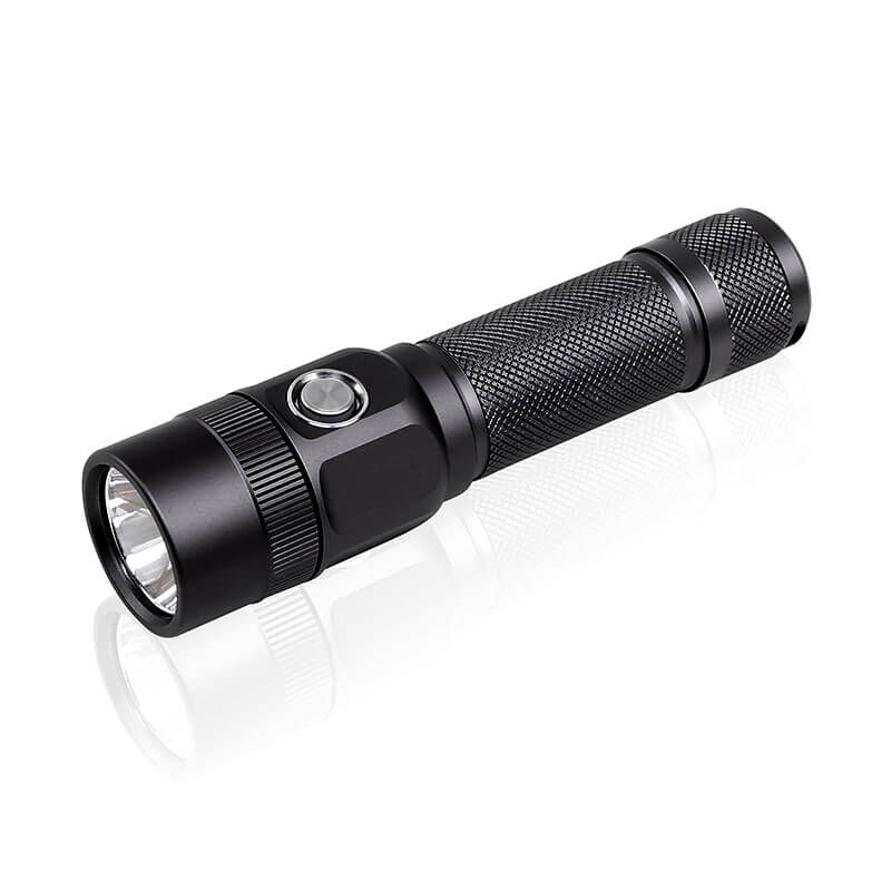 Torcia EDC Jetbeam KO-03 2400  - Edc Carry Flashlight recensione e prezzo
